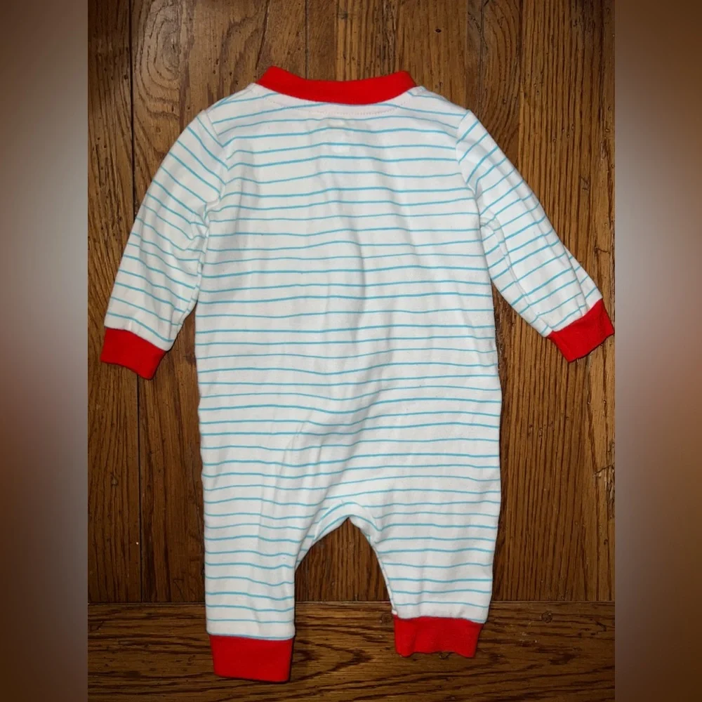 EC- 2 FOR 1 Baby Pajamas! 1 Footie & 1 Bodysuit! Size 6 Months.